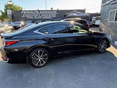 Used 2024 Lexus ES 300h w/ Premium Package FWD image 23