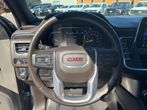 Used 2021 GMC Yukon SLT w/ SLT Premium Package image 13
