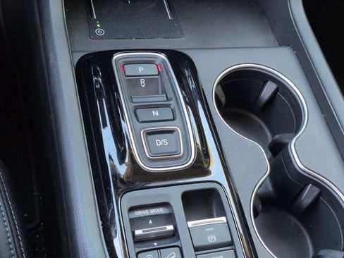 Used 2025 Honda Pilot Touring image 25
