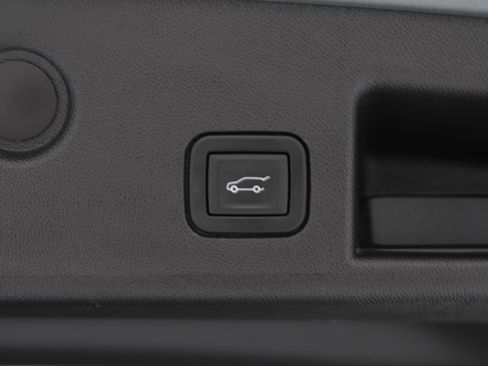 Used 2023 Chevrolet Equinox LT image 9