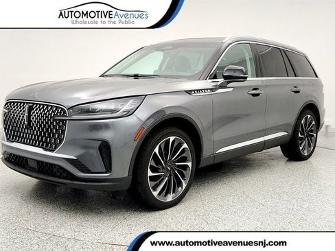Used 2025 Lincoln Aviator Reserve w/ Equipment Group 201A image 1