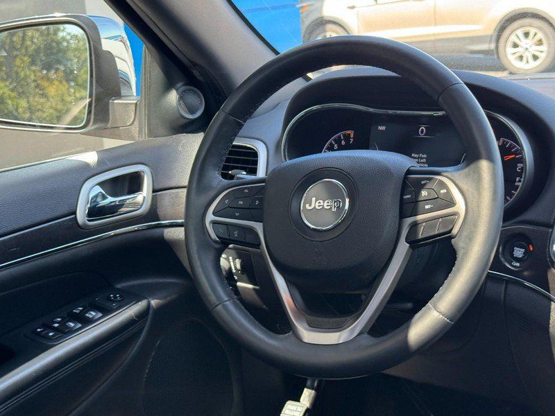 Used 2018 Jeep Grand Cherokee Limited AWD/4WD image 12