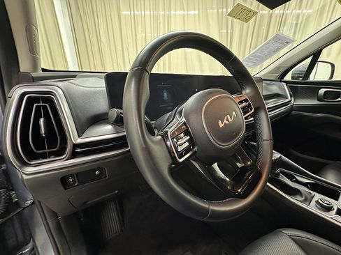 Used 2024 Kia Sorento S image 27