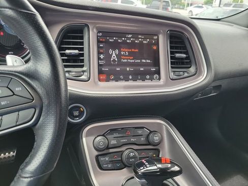 Used 2022 Dodge Challenger R/T Scat Pack w/ Driver Convenience Group RWD image 21