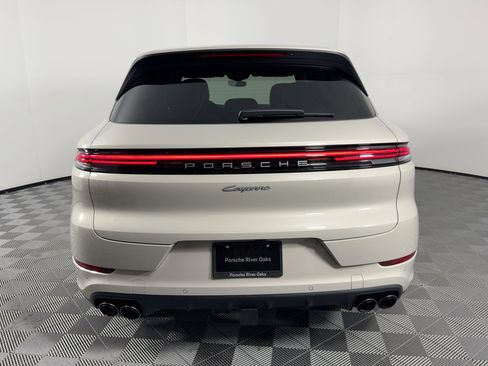 Used 2026 Porsche Cayenne E-Hybrid image 9