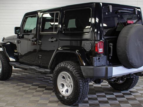 Used 2015 Jeep Wrangler Unlimited Sahara w/ Max Tow Package AWD/4WD image 5
