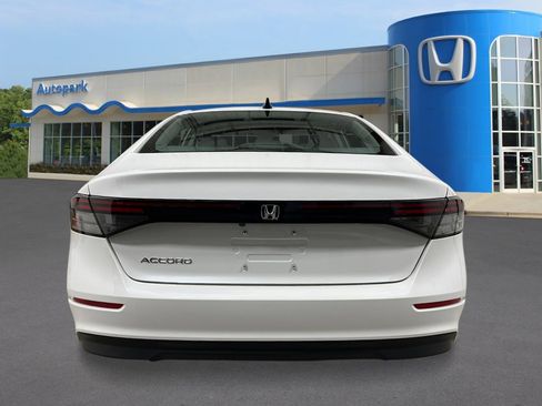 New 2025 Honda Accord SE image 4