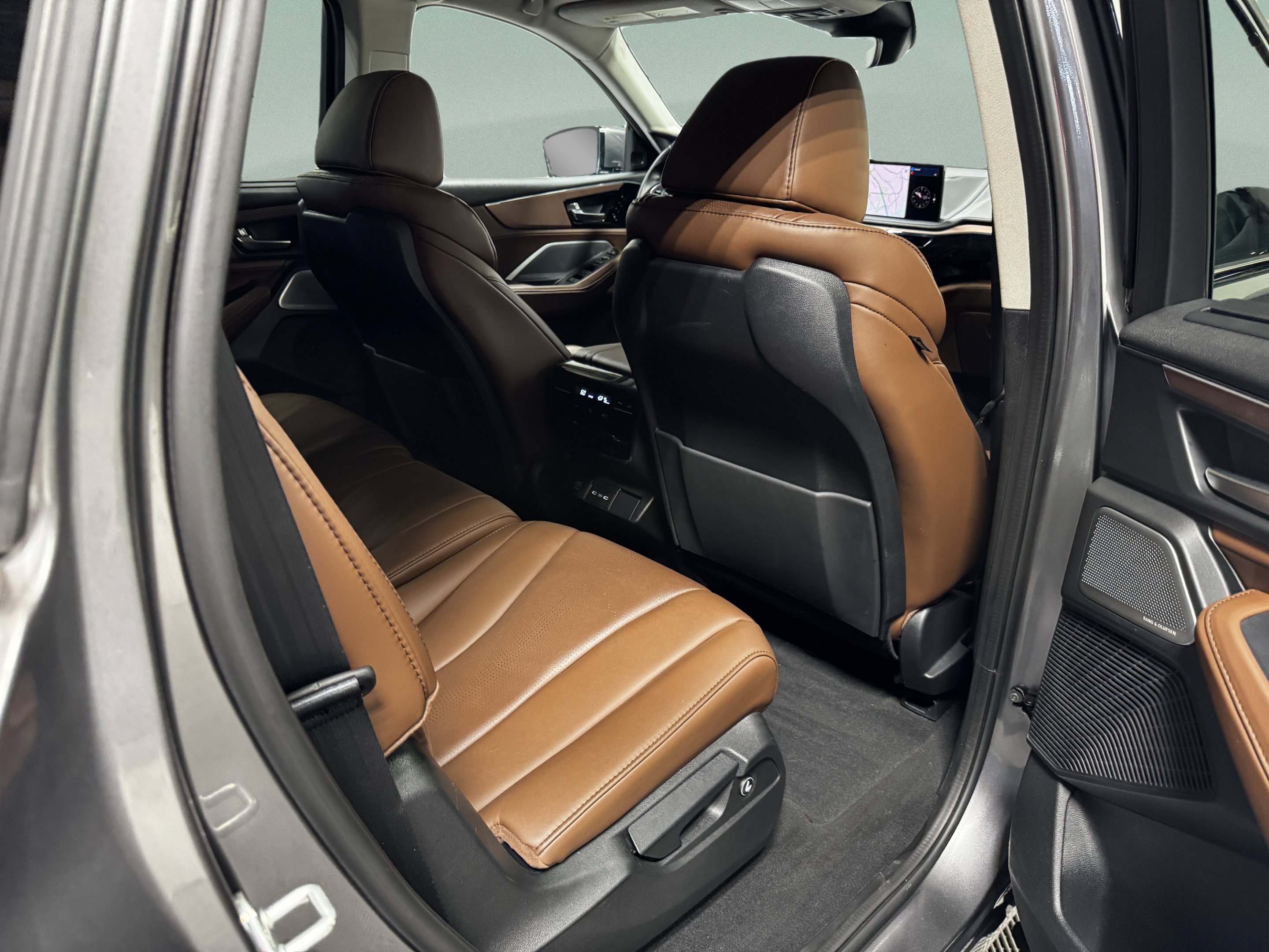 Certified 2025 Acura MDX w/ Technology Package AWD/4WD image 12
