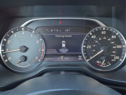 Used 2024 Nissan Titan SV image 23