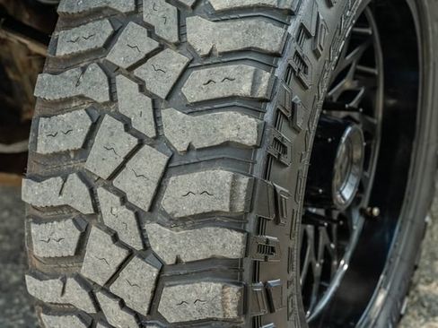 Used 2016 GMC Sierra 2500 Denali w/ Duramax Plus Package AWD/4WD image 12