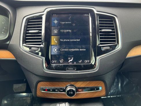 Used 2021 Volvo XC90 T6 Momentum w/ Advanced Package image 18