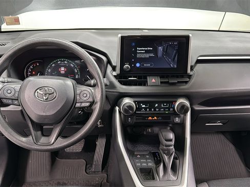 Used 2025 Toyota RAV4 LE image 9