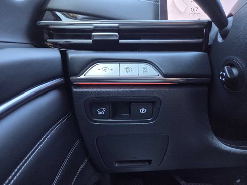 Used 2025 Genesis GV80 2.5T Standard AWD/4WD image 38