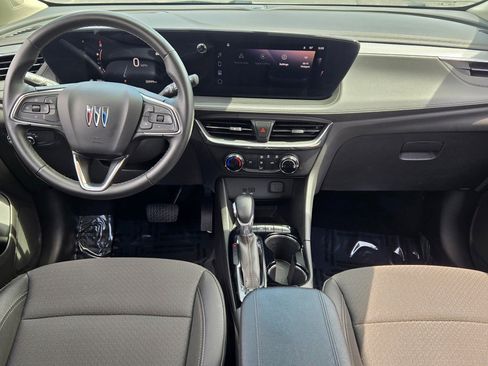 Certified 2025 Buick Encore GX Preferred FWD image 18