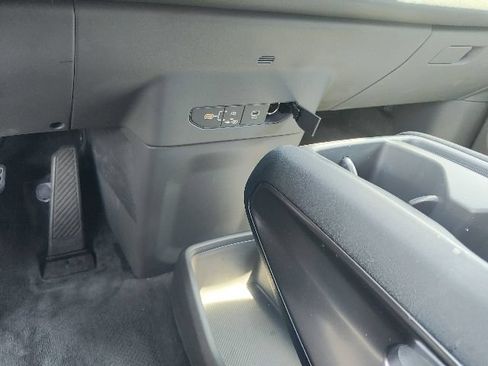 Certified 2026 Kia EV9 Light RWD image 6
