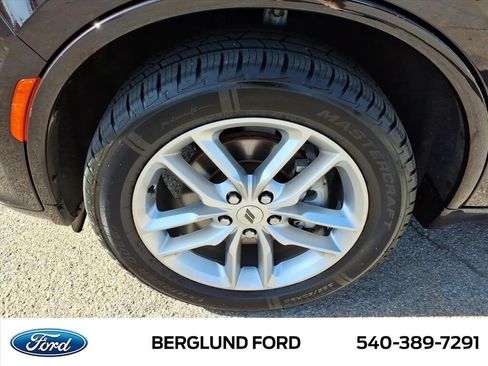 Used 2024 Dodge Durango GT AWD/4WD image 11