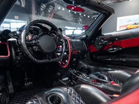 Used 2017 Pagani Huayra image 20