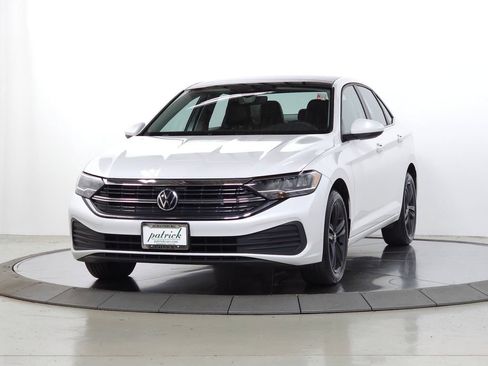 Used 2022 Volkswagen Jetta SE FWD image 4