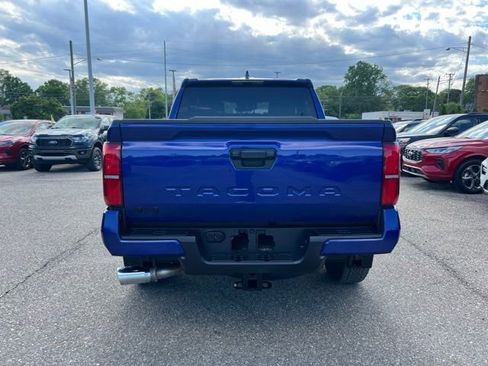 Used 2024 Toyota Tacoma TRD Off-Road AWD/4WD image 5