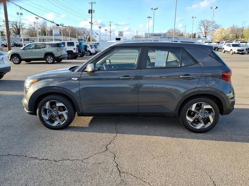 Used 2025 Hyundai Venue SEL image 7