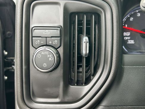 Used 2022 Chevrolet Silverado 1500 Custom image 18