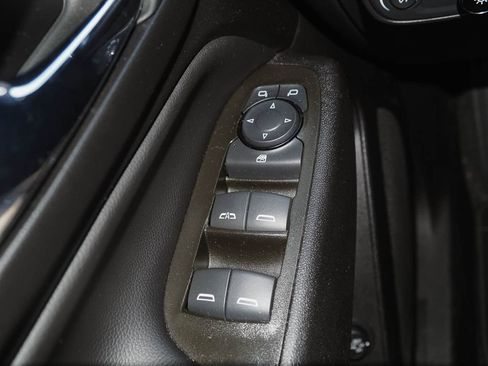 Used 2024 Chevrolet Equinox LT FWD image 25