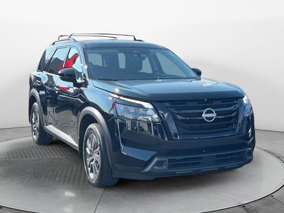 Used 2024 Nissan Pathfinder SV w/ Black Appearance Package