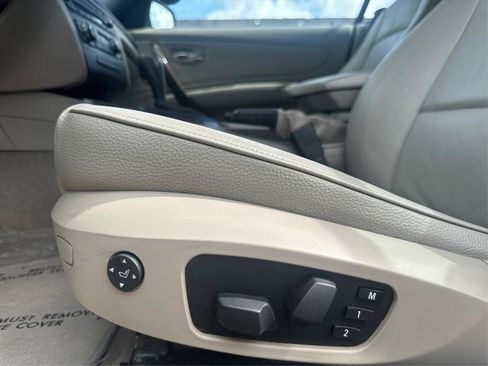 Used 2010 BMW 128i Convertible RWD image 18