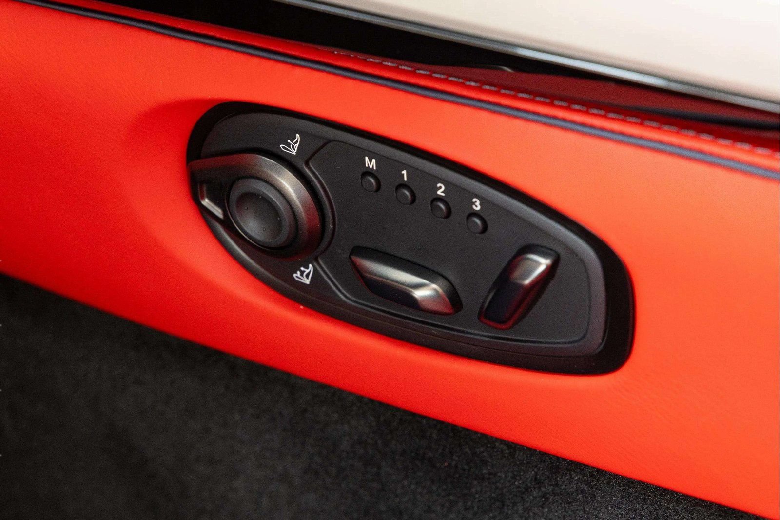 New 2026 Aston Martin Vanquish Convertible RWD image 21