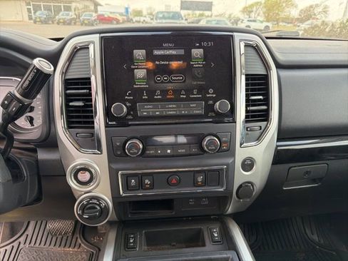 Used 2021 Nissan Titan SV w/ SV Convenience Package image 11