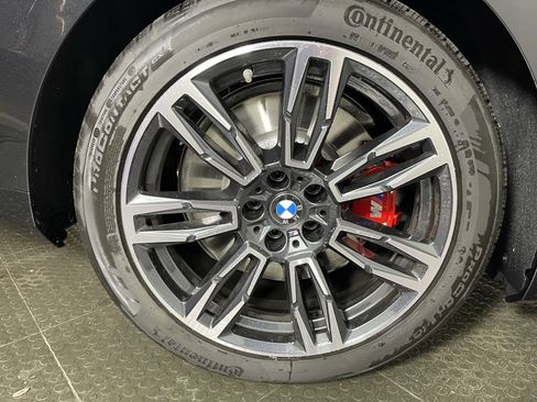 Certified 2026 BMW 550e xDrive image 7