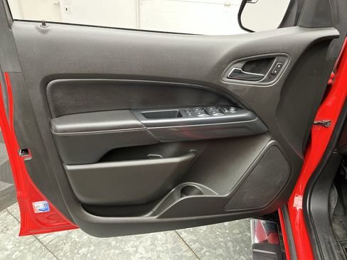 Used 2015 GMC Canyon SLE AWD/4WD image 7