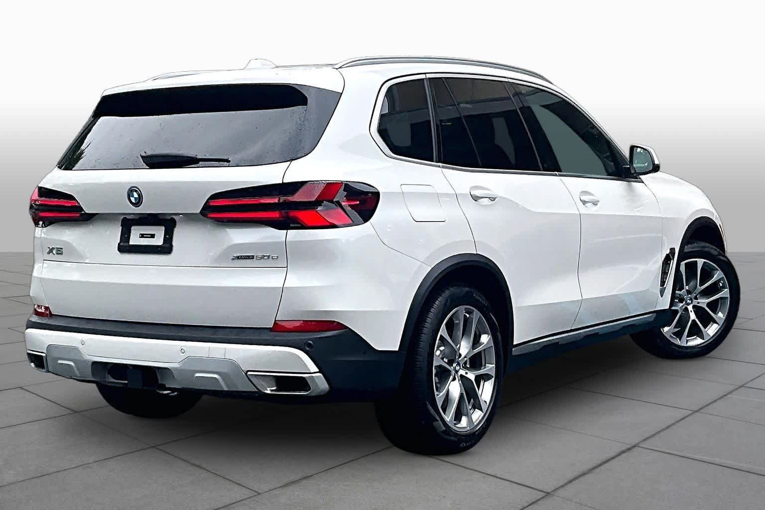 Used 2025 BMW X5 xDrive50e w/ Executive Package AWD/4WD image 13