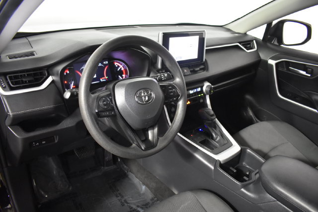 Used 2025 Toyota RAV4 XLE FWD image 13
