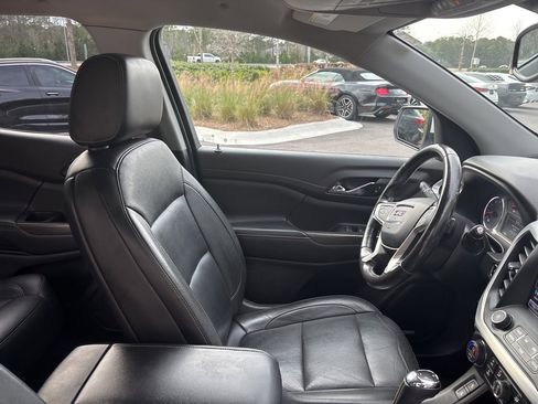 Used 2019 GMC Acadia SLT image 28