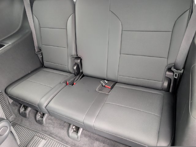 Used 2025 Buick Enclave Preferred FWD image 32