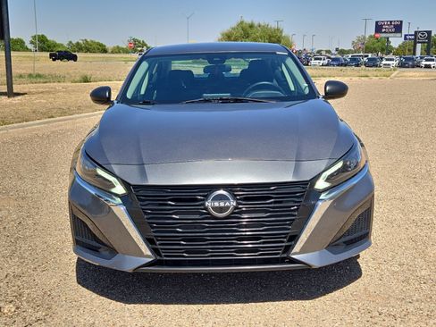 Used 2025 Nissan Altima 2.5 SV AWD/4WD image 8