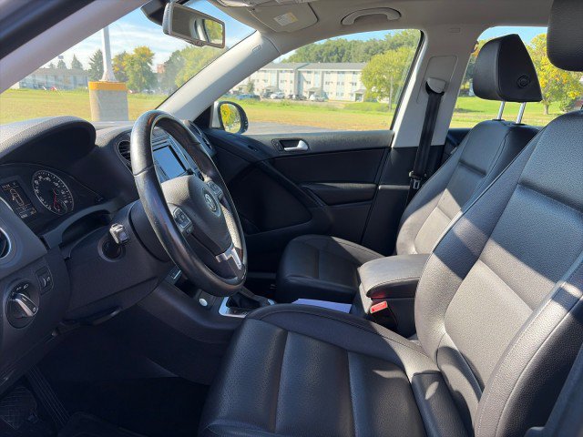 Used 2017 Volkswagen Tiguan S AWD/4WD image 9