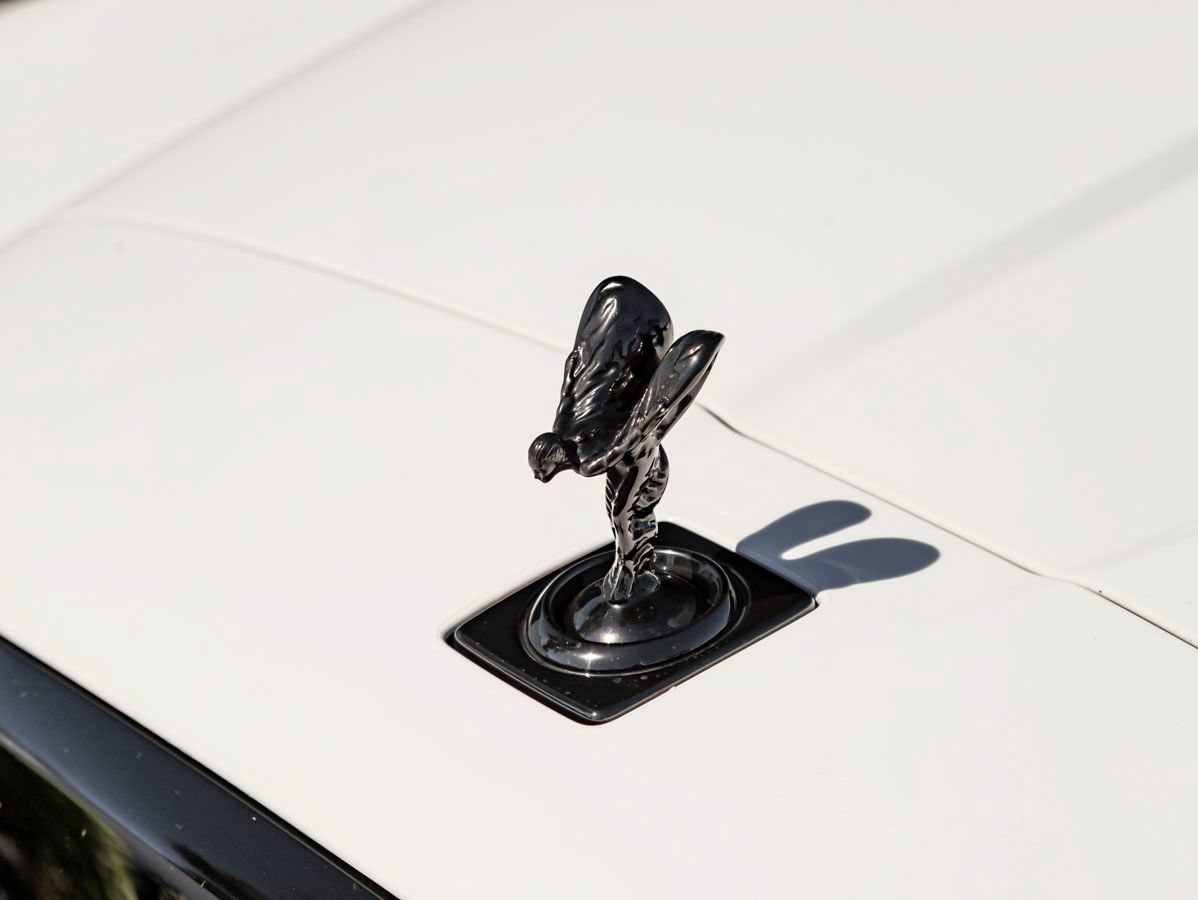 Used 2024 Rolls-Royce Cullinan Black Badge w/ Dark Exterior Package AWD/4WD image 7