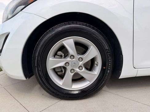 Used 2015 Hyundai Elantra SE FWD image 15