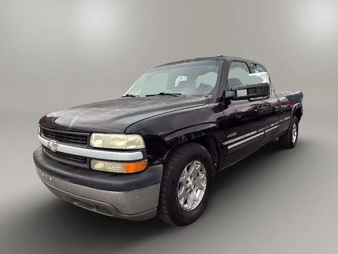 Used 2001 Chevrolet Silverado 1500 LS image 1