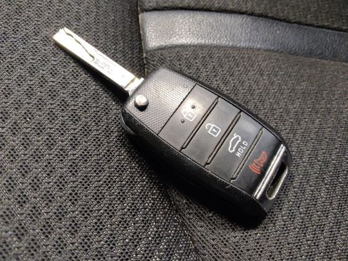 Used 2018 Kia Optima S FWD image 32