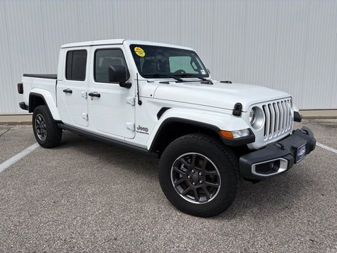 Used 2022 Jeep Gladiator Overland w/ Cold Weather Group AWD/4WD image 7