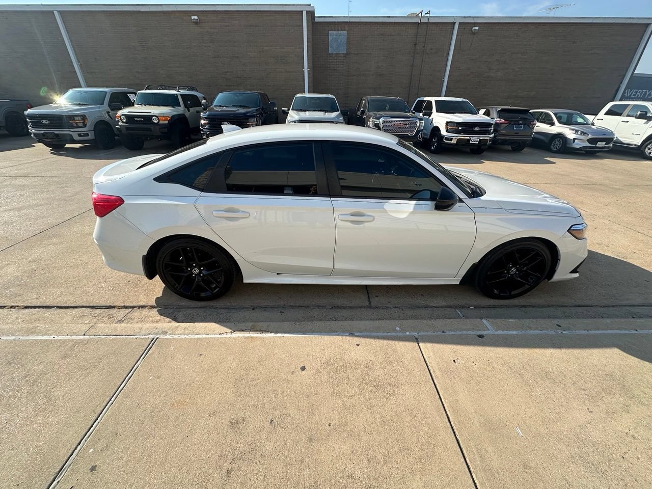 Used 2023 Honda Civic Sport image 4