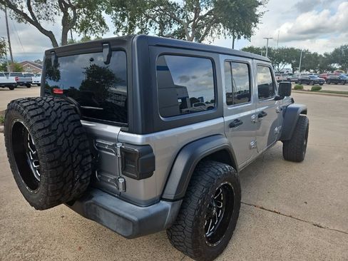 Used 2019 Jeep Wrangler Unlimited Sport S AWD/4WD image 5