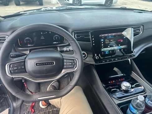 Used 2024 Jeep Wagoneer Series II w/ Convenience Group I AWD/4WD image 19
