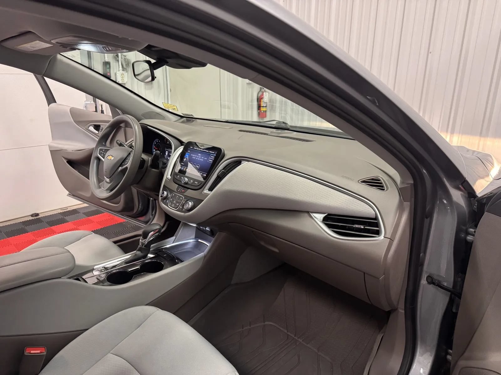 Used 2023 Chevrolet Malibu LT FWD image 45