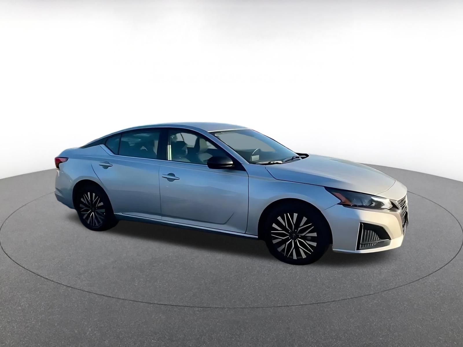 Used 2026 Nissan Altima 2.5 SV FWD image 2
