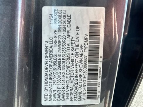 Used 2025 Honda Pilot Black Edition image 14