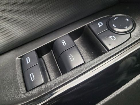 Used 2025 Chevrolet Equinox LT image 27